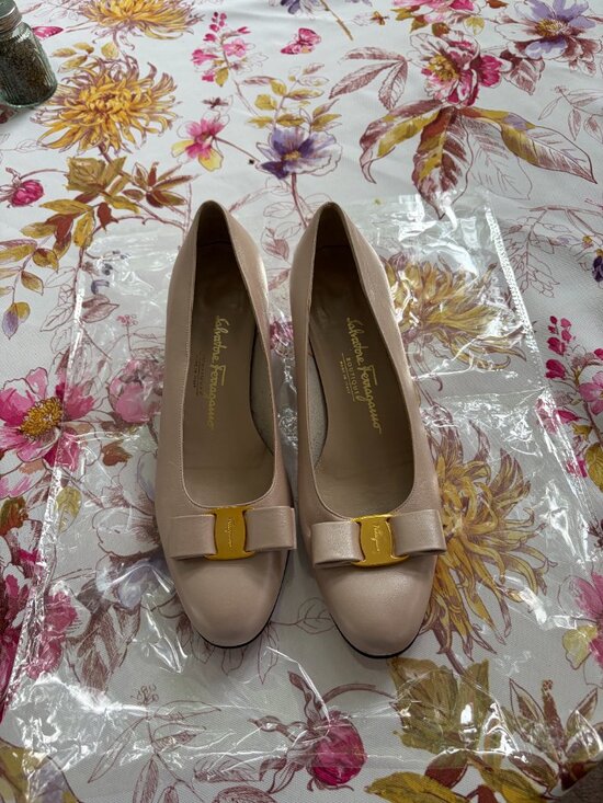Salvatore Ferragamo Shoes - Salvatore Ferragamo Lilaz Pumps - Size 9.5